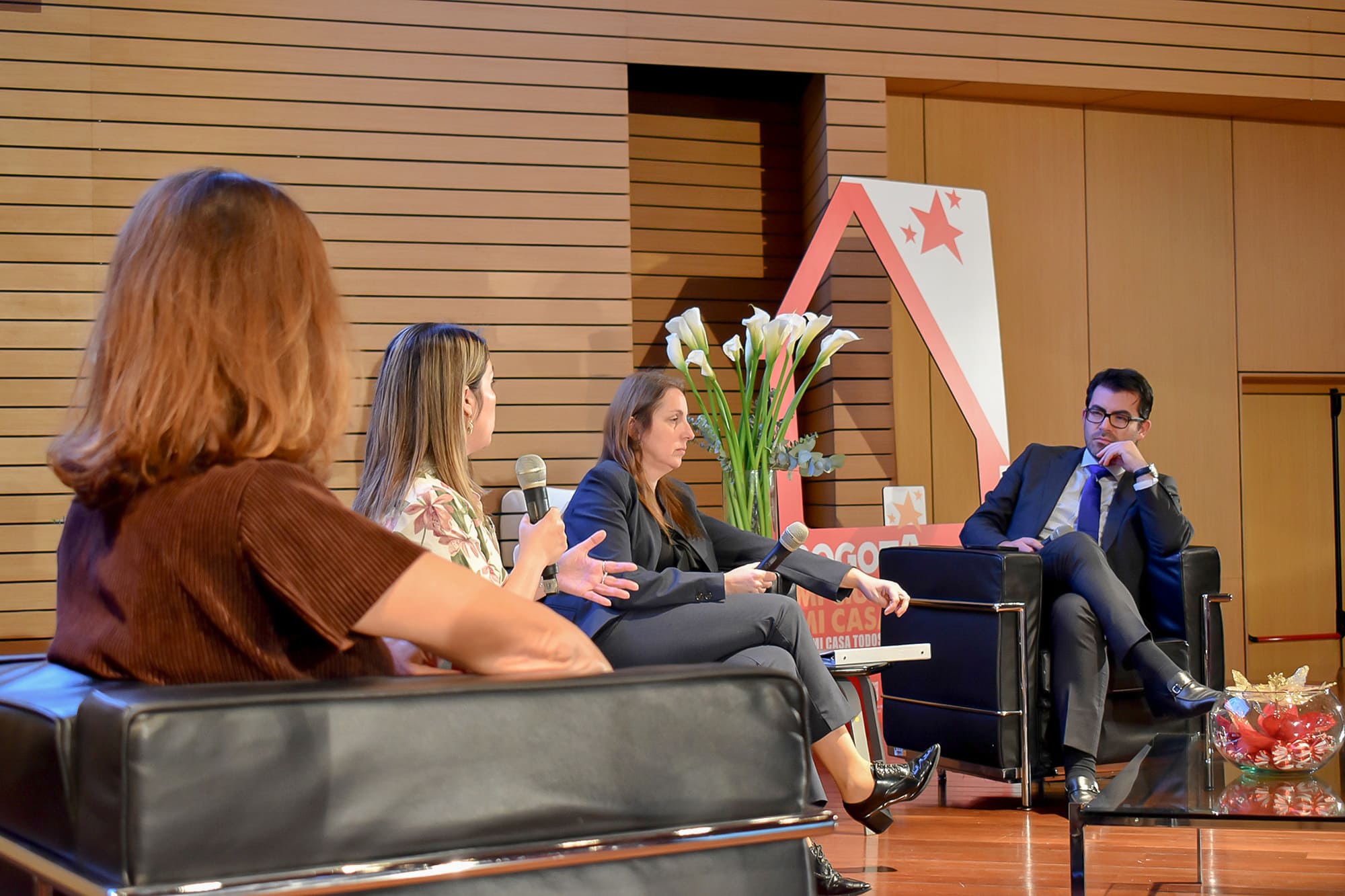 Panel Experiencias internacionales, herramientas en las compras públicas para la eficiencia en el gasto público